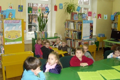 W bibliotece