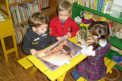 W bibliotece